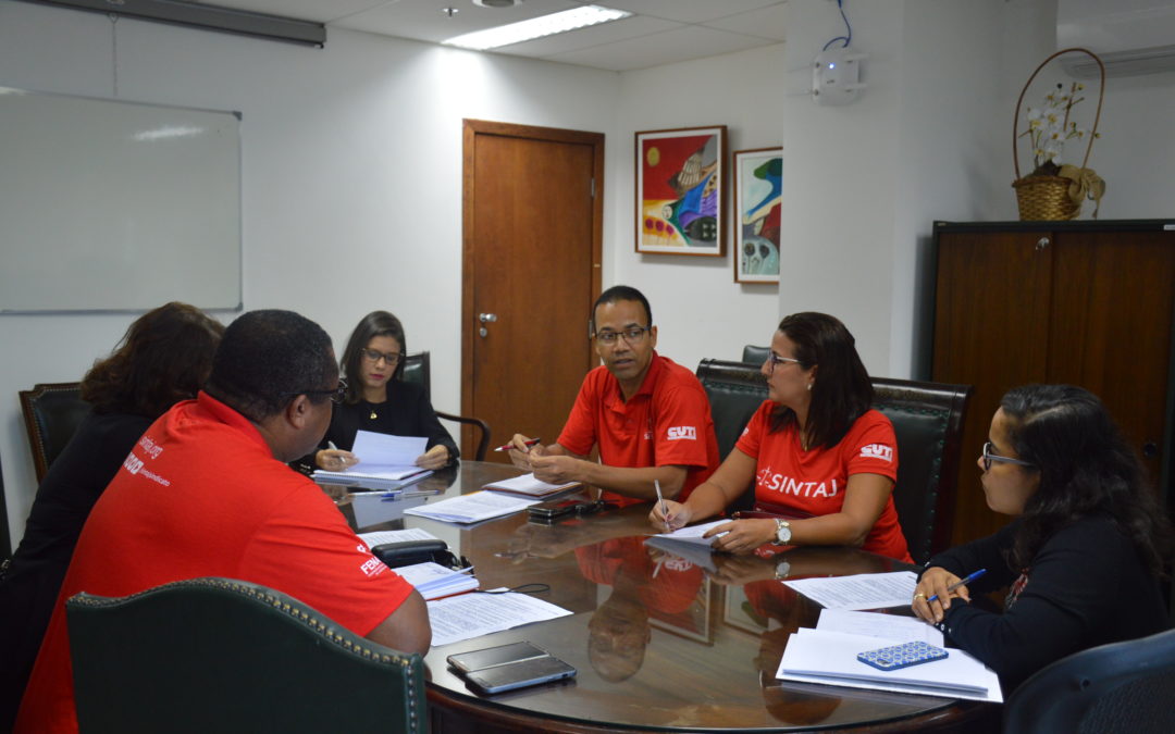 Em reunião com administração do TJ-BA, representantes do SINTAJ discutem diminuição de disparidades salariais e pauta de reivindicações